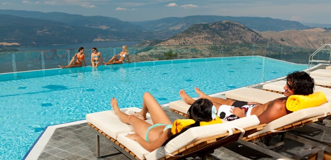 Sparkling Hill_Infinity pool