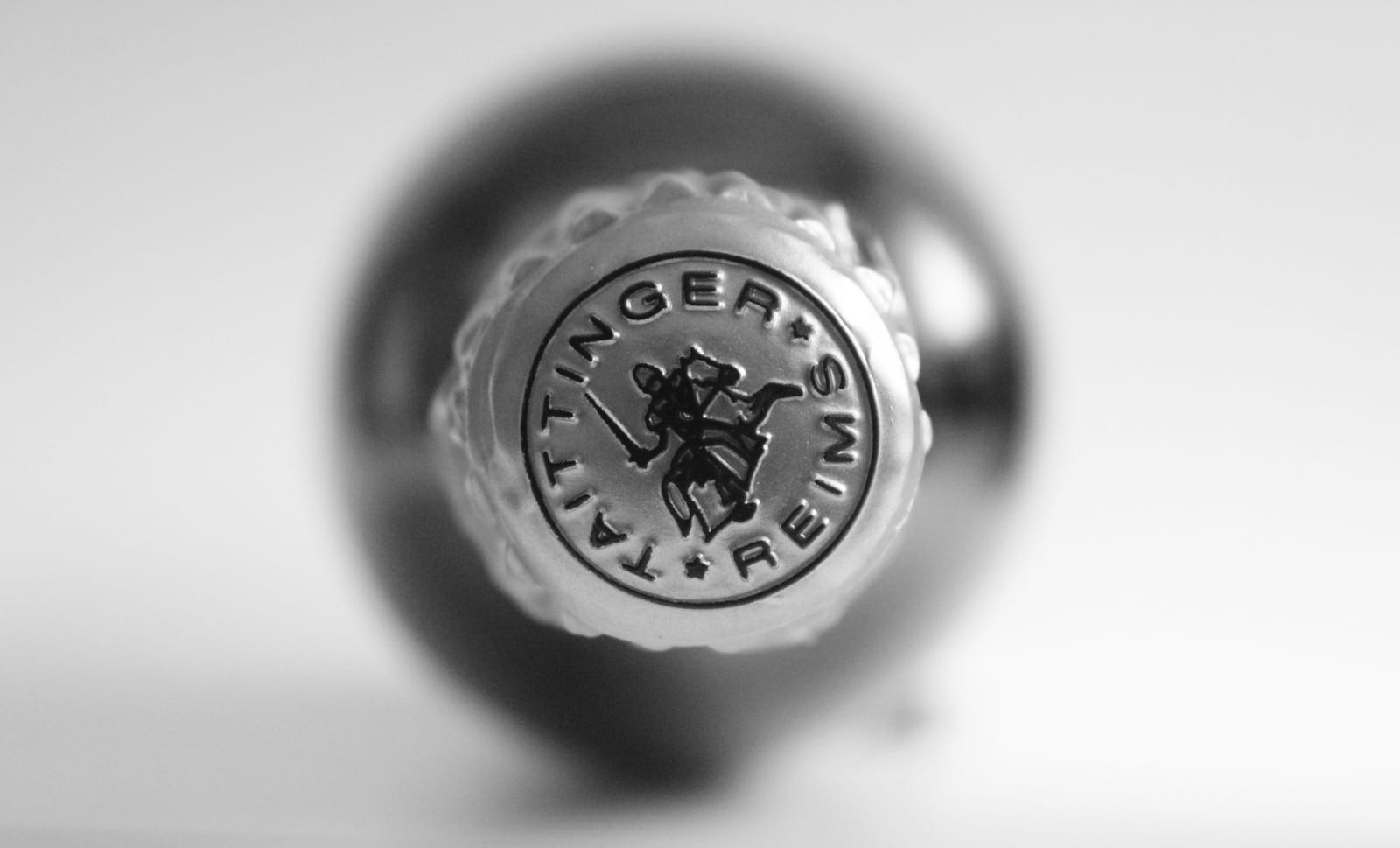 roséchampagne Taittiinger front BW