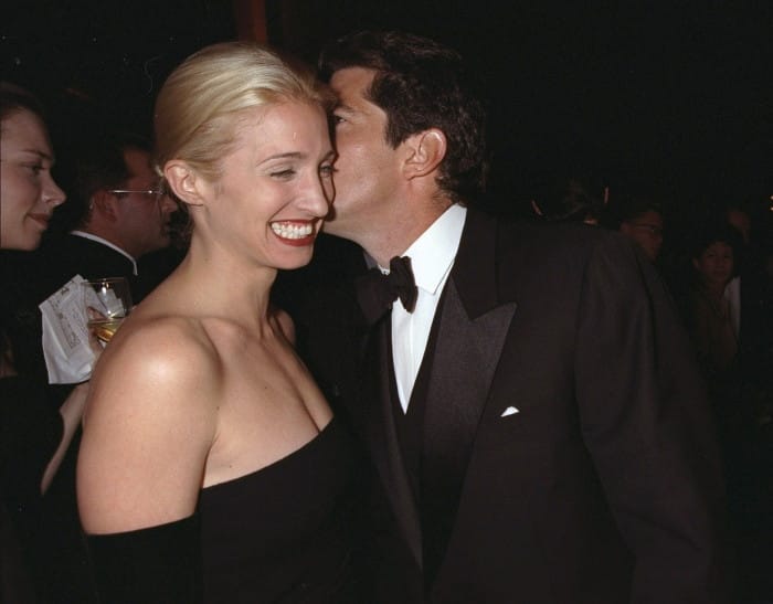 Carolyn Bessette Kennedy_black dress_700