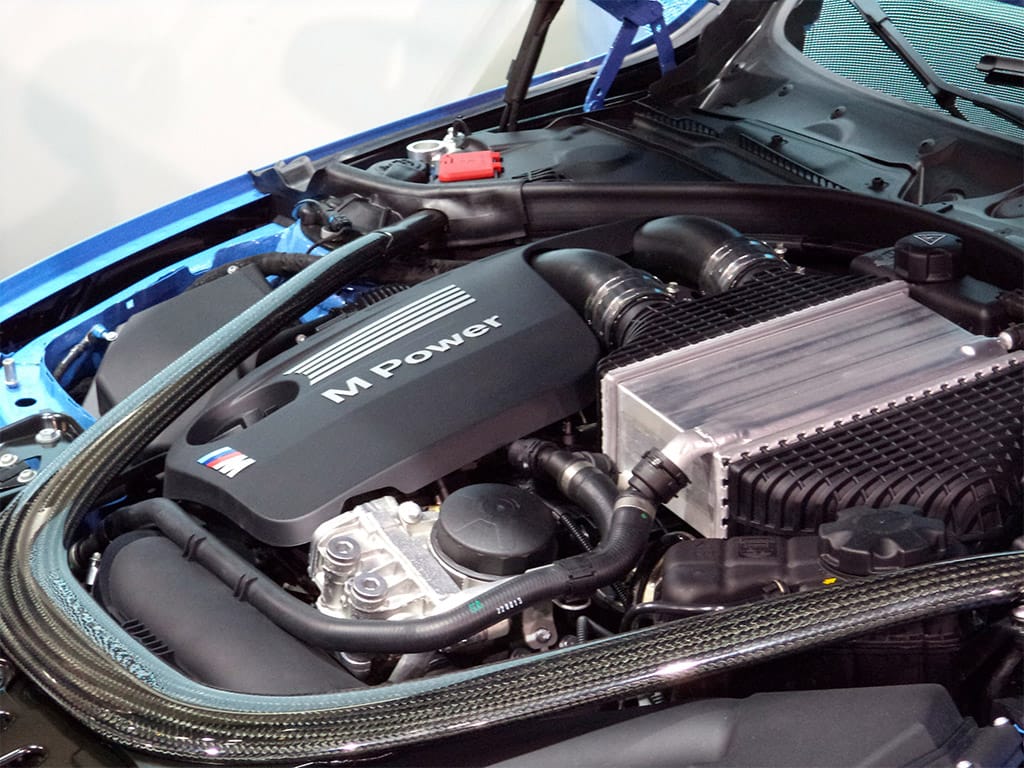 2015-BMW-M3-Coupe-Rak-V6