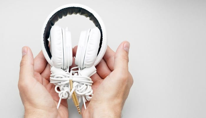 Marchall _White_headphones