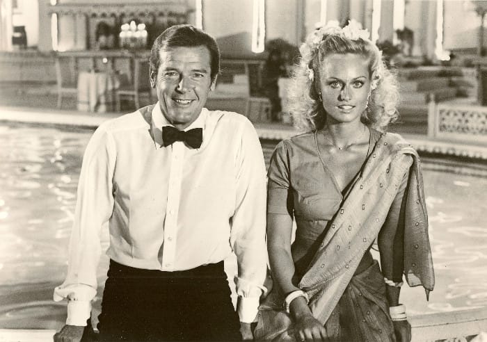 Mary Stavin_Roger Moore_700