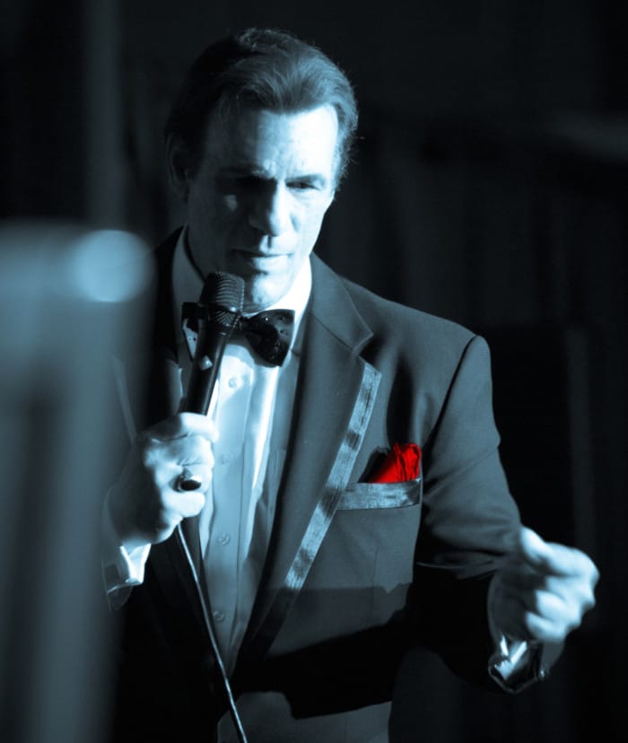 Robert-Davi_singer_700