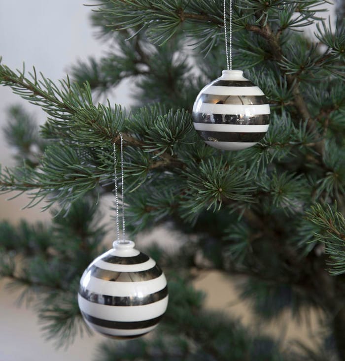 Omaggio Christmas Baubles silver_julgranskulor