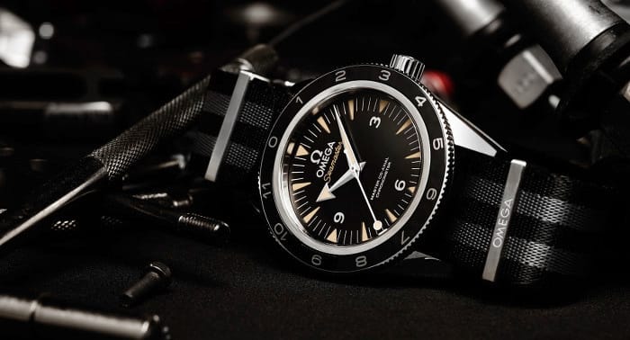 lyxiga julklappstips_The OMEGA Seamaster 300 Bond_233.32.41.21.01.001