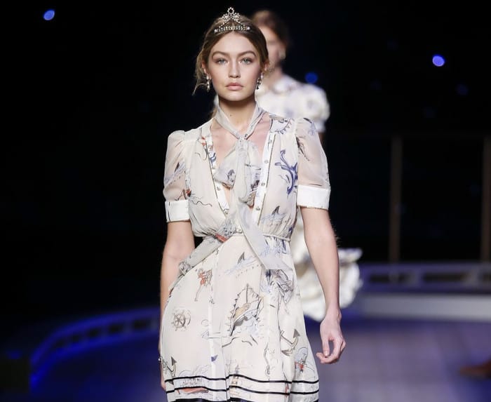 Gigi Hadid_Tommy Hilfiger runway_AW16